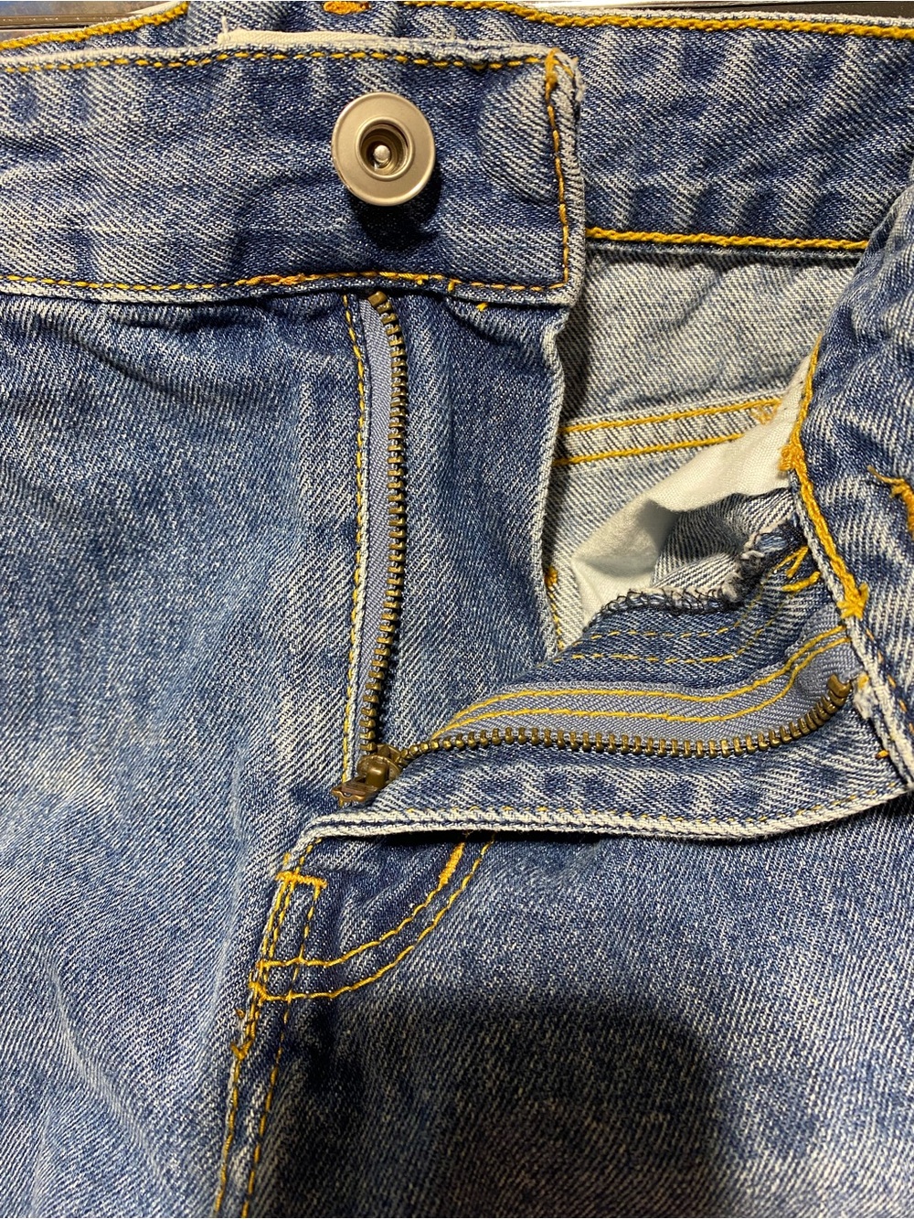 Revolve Avec Les Filles Jean Denim Shorts Distressed Ripped Beach Summer Size 28 - Picture 4 of 8